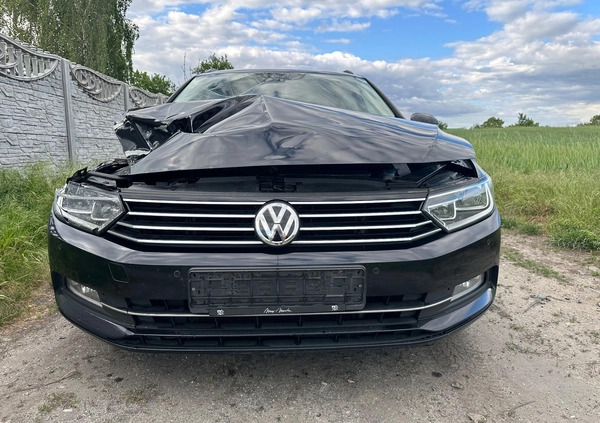 Volkswagen Passat cena 24900 przebieg: 280000, rok produkcji 2015 z Choszczno małe 352